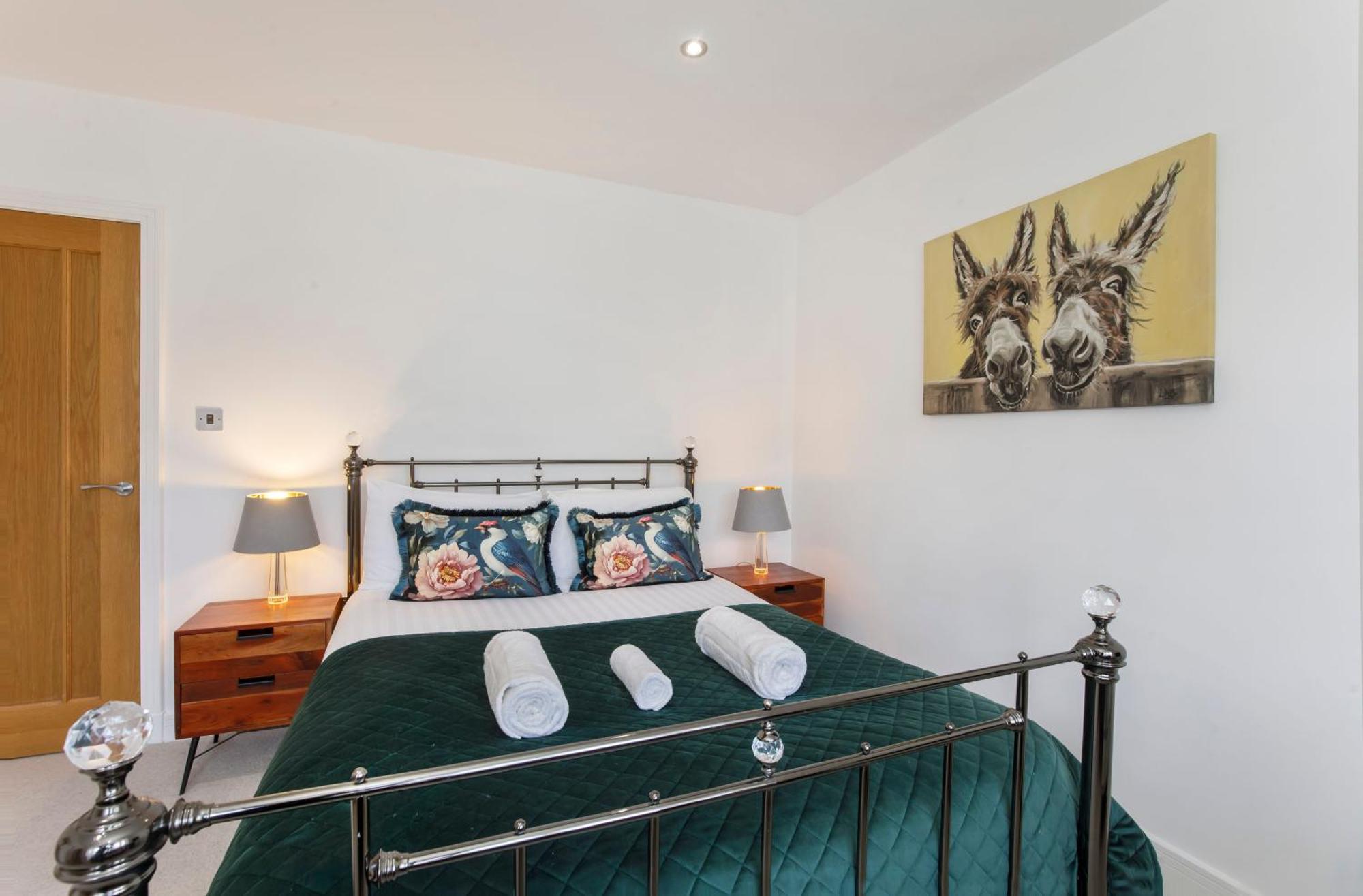 White House Apartments-Free Parking 1 Car Per Apartment York Exterior photo